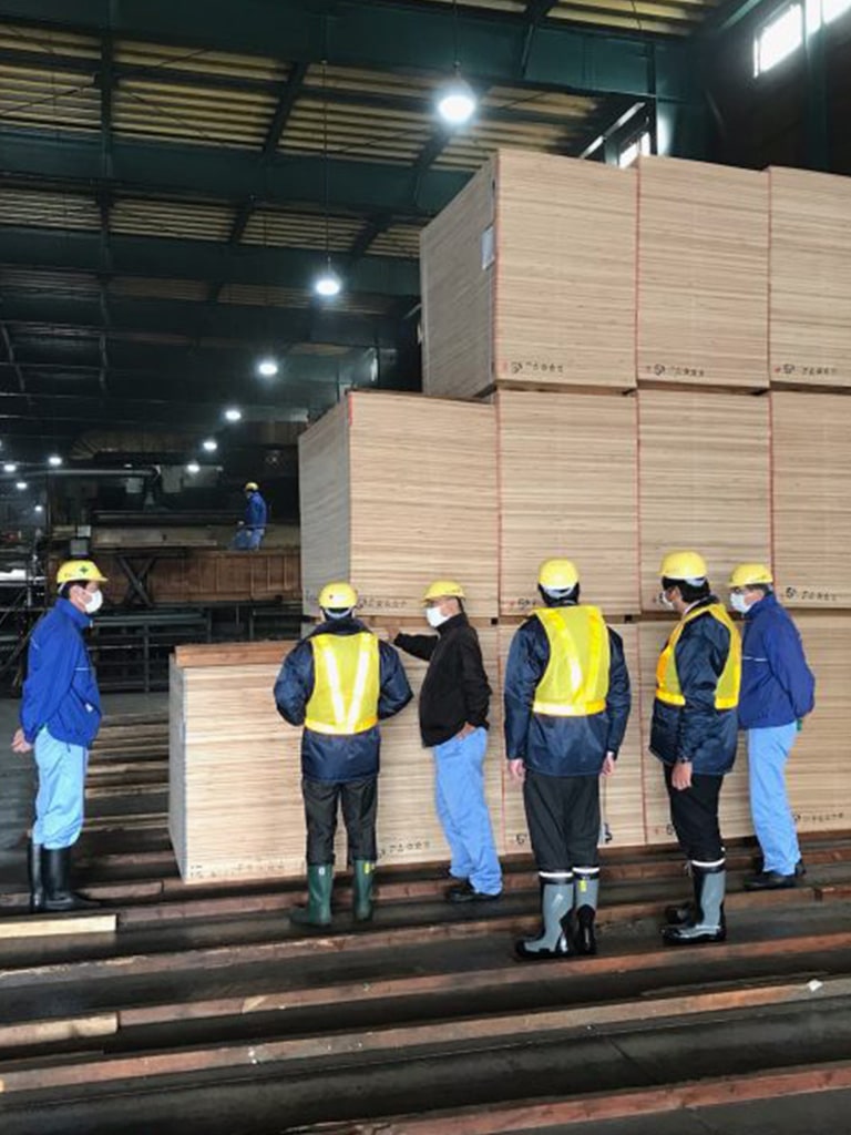 新潟市内合板工場